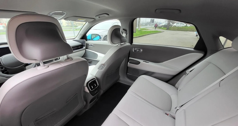 Hyundai IONIQ 6 cena 251800 przebieg: 10, rok produkcji 2023 z Alwernia małe 29